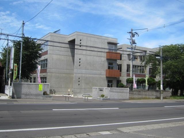 弘前市立文京小学校：481m