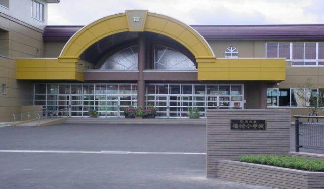 弘前市立福村小学校：771m