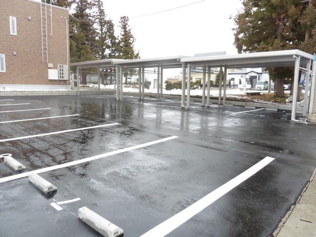 ガレンド（101） 駐車場