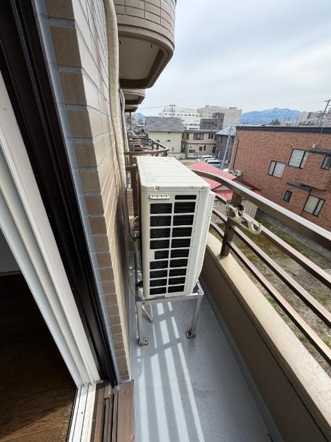 ロワイヤルユウ弘前富田 バルコニー