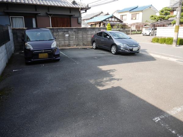 ジュノア神足（103） 駐車場