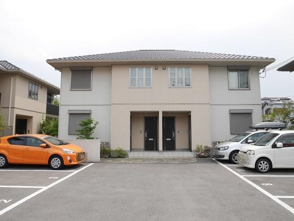 Grand Prelude（102） 駐車場