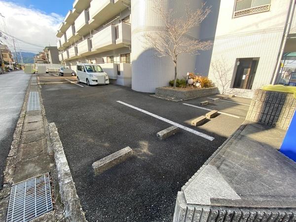 フレグランス落堀（203） 駐車場