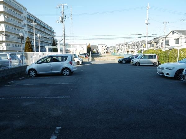 カーサIKUSHIMA（207） 駐車場
