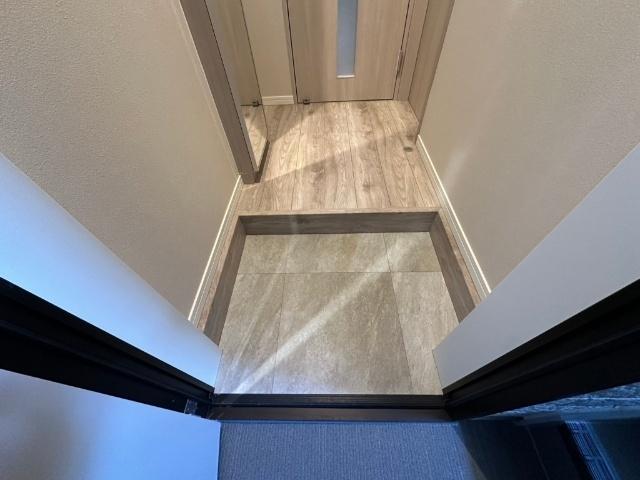 KRM RESIDENCE NAGAOKATENJIN（106） 玄関