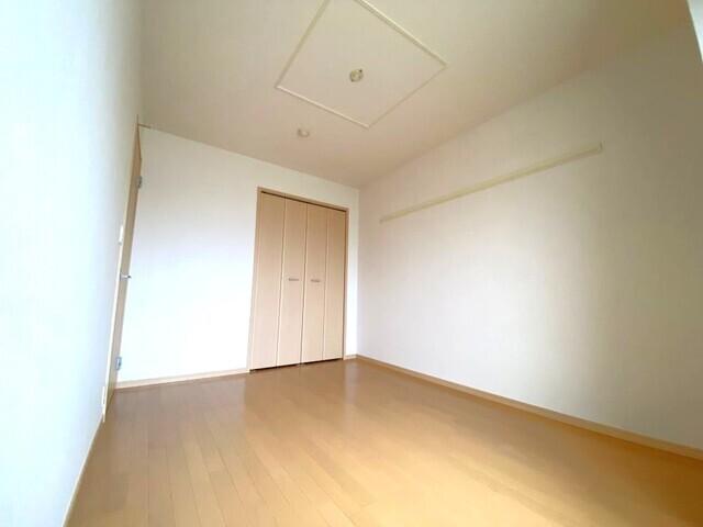 ロイヤルメドウ（305） 室内