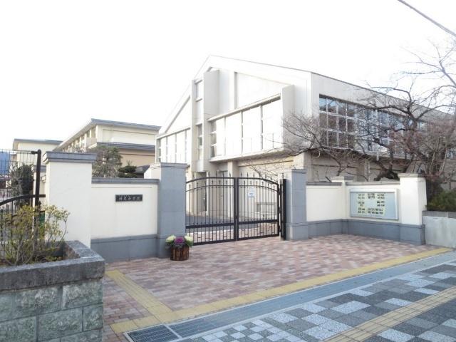 長岡京市立神足小学校：556m