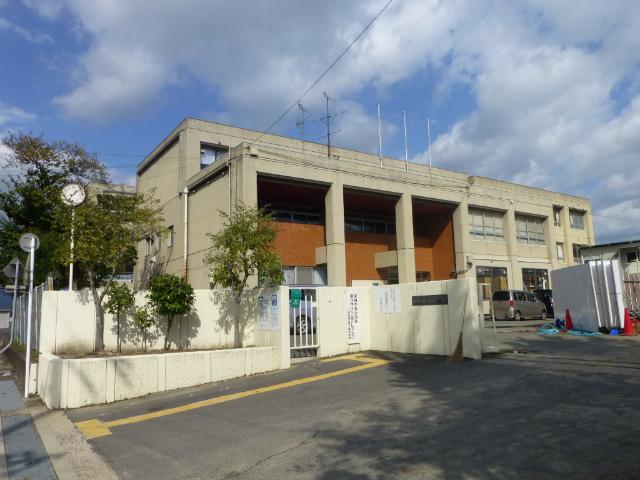 向日市立西ノ岡中学校：748m