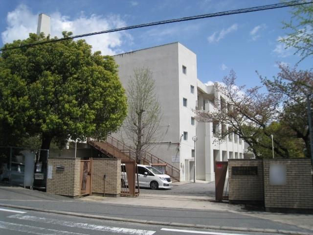 長岡京市立長岡第三小学校：1152m