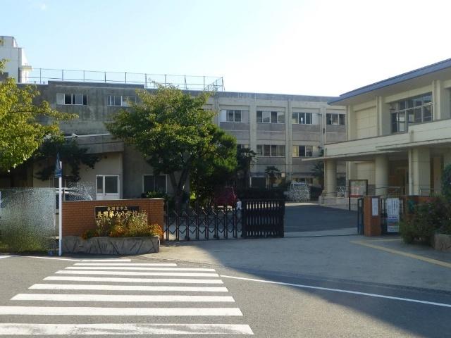 長岡京市立長岡第八小学校：829m
