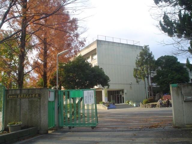 長岡京市立長岡第五小学校：900m