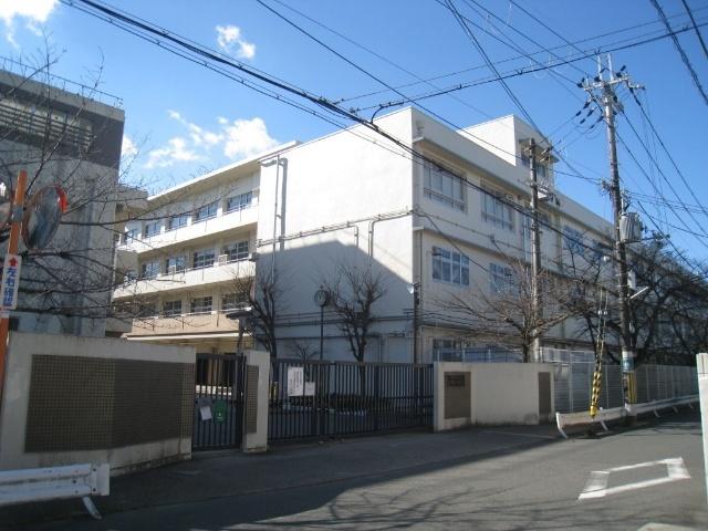 長岡京市立長岡中学校：691m