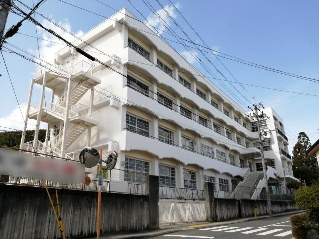 大山崎町立第二大山崎小学校：920m