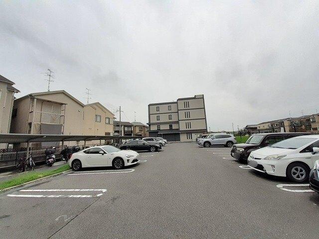 ラ・ボンボニエール（307） 駐車場