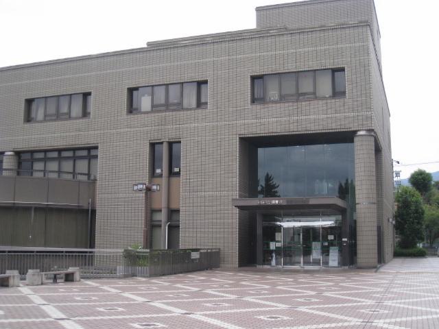 長岡京市立図書館：1066m