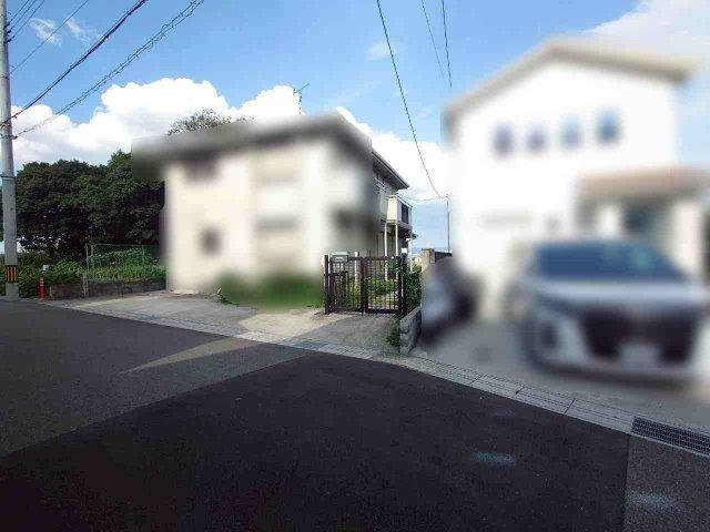 当該物件は写真の奥側になります