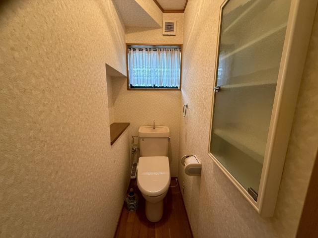 乙訓郡大山崎町大山崎尻江　中古住宅 トイレ