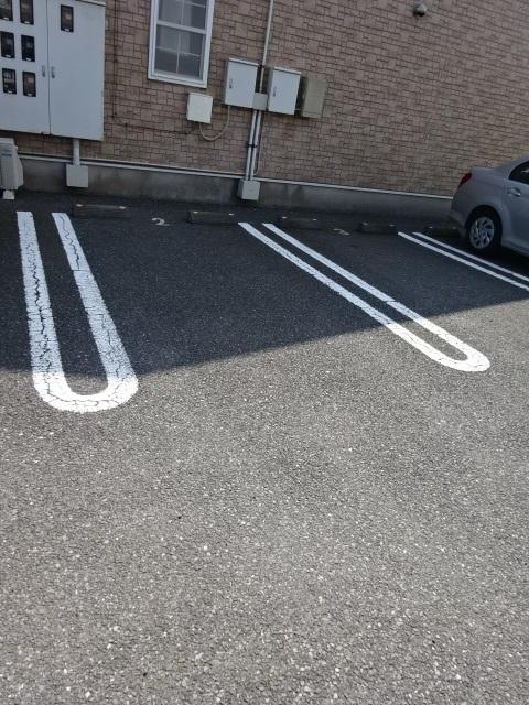 コンフォルターブルⅣ（202） 駐車場