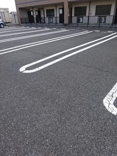 フォンテーヌ・パレスＡ（202） 駐車場
