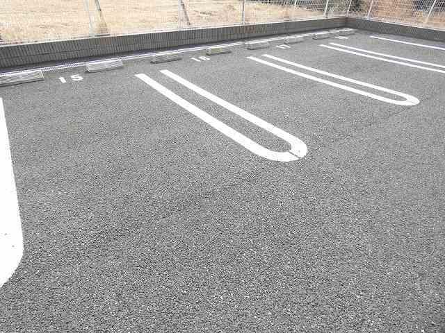 メゾン・ド・エムⅠ（102） 駐車場