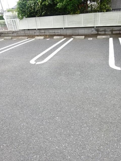 セイバリーヒルズ（101） 駐車場
