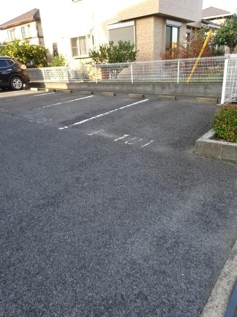 アーバンハイツⅠ（201） 駐車場