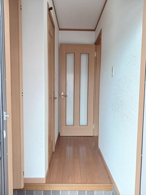 ブリズⅡ（103） 玄関