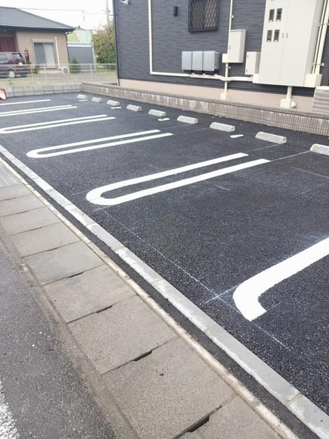 クレインＢ（101） 駐車場