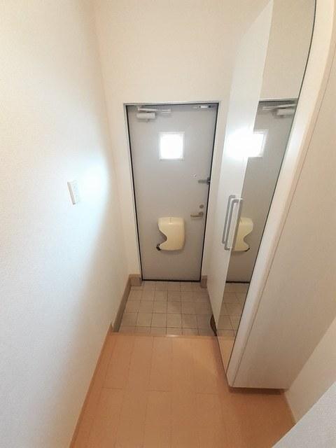 ウェリナⅡ（103） 玄関