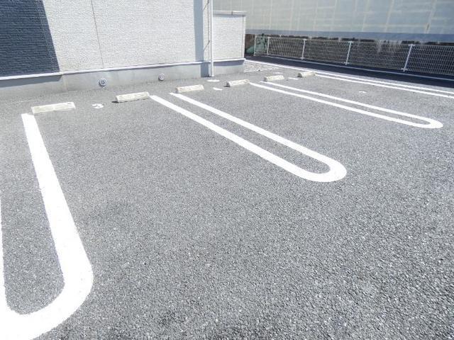 フェリス・イー　Ⅱ（201） 駐車場
