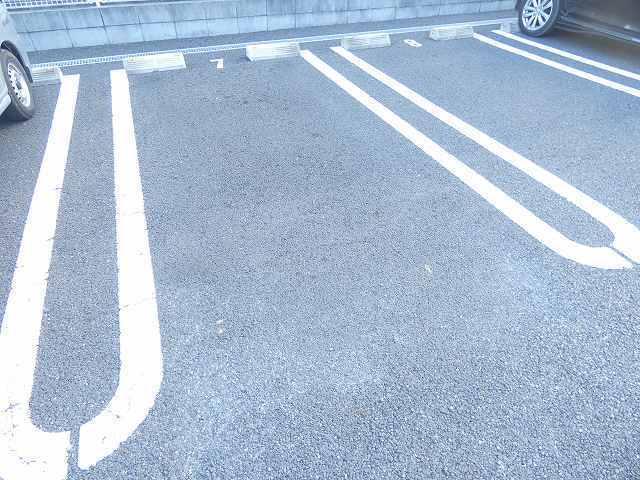 グレイスフルＡ（102） 駐車場