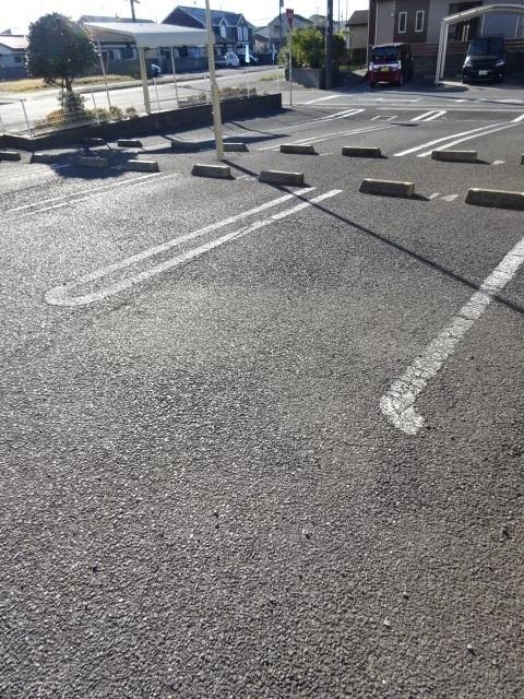 サンライト若松　Ⅰ（202） 駐車場