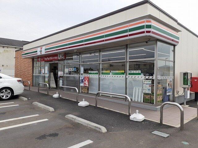 セブンイレブン：850m