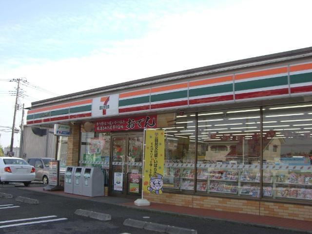 セブンイレブン潮来日の出6丁目店：556m
