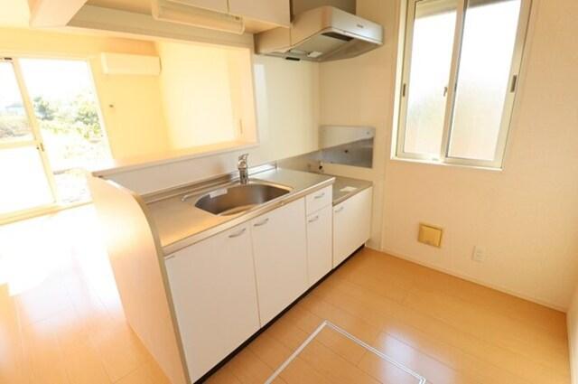 ロイヤルスクエア　Ｃ（102） 部屋画像