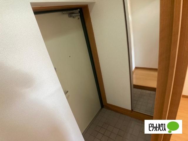ヒルズ石塚（102） 玄関