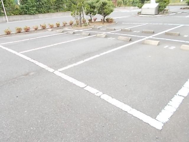 Ｋ・レジデンスⅡ（203） 駐車場