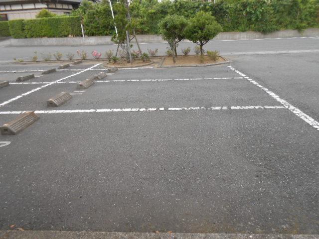 Ｋ・レジデンスⅡ（202） 駐車場