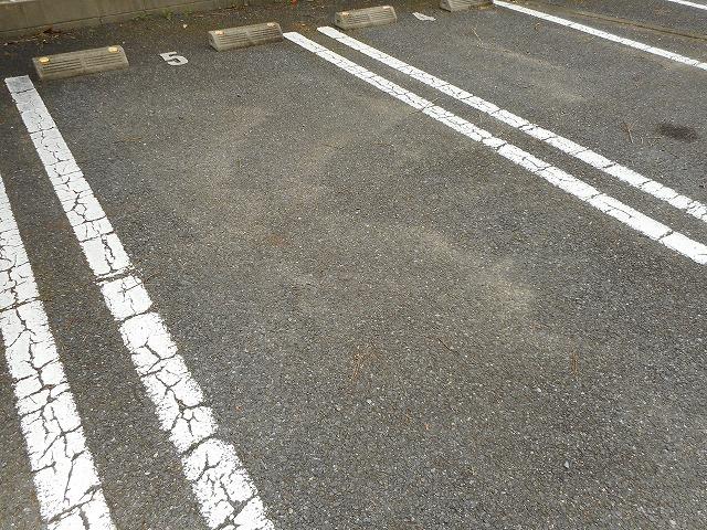 ミーツハオス（102） 駐車場