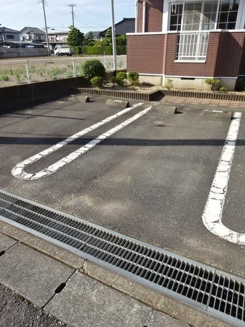 ピュアハウスⅡ（101） 駐車場