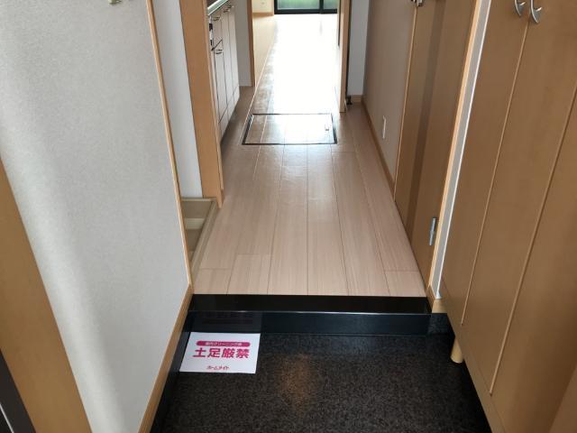 セレーノ 玄関