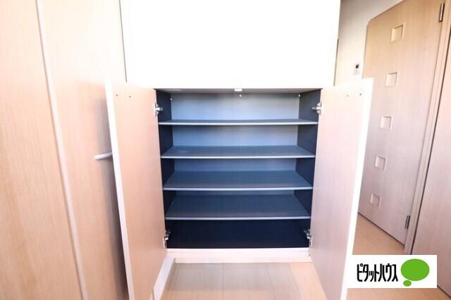 シャルムプランタン（A105） 玄関