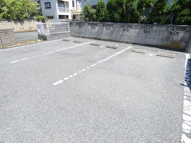 ミレニアム　ワールド（101） 駐車場