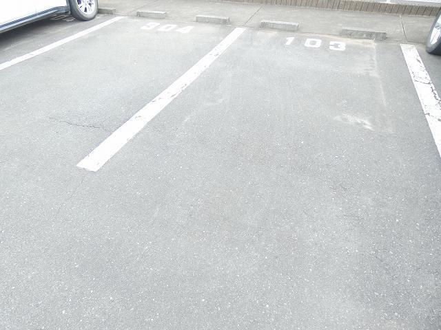 グランジュール　ｋｏｅｉ（302） 駐車場