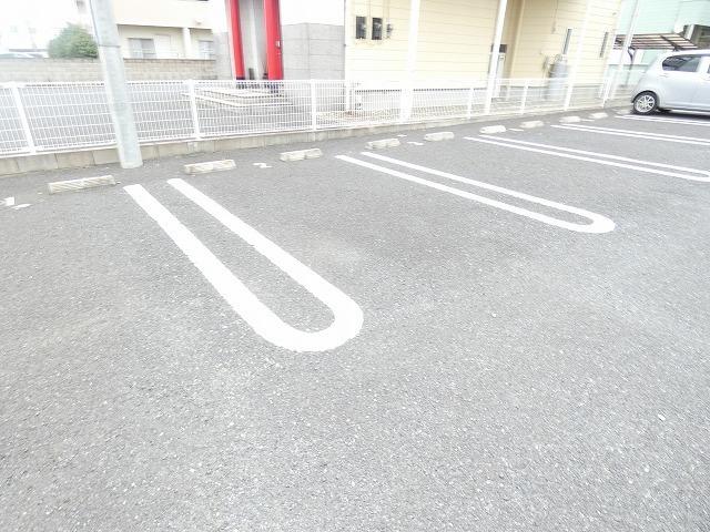 グラン・ソレイユ（103） 駐車場