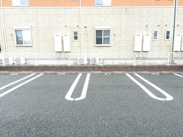 エクセランメゾンＣ（204） 駐車場