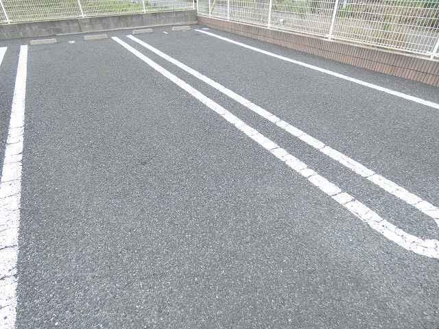 ミサキレジデンス（101） 駐車場