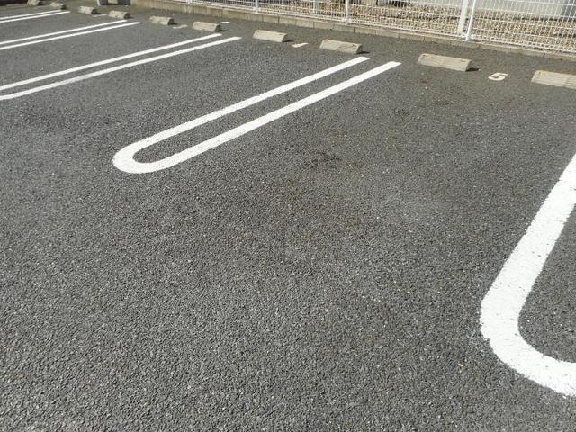 グラン・ソレイユ（102） 駐車場
