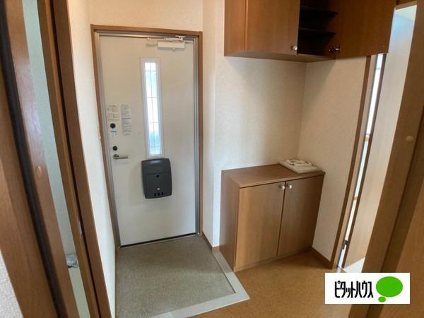 ニューポート参番館（102） 玄関