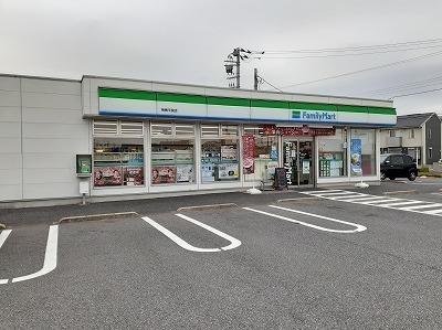 ファミリーマート：650m